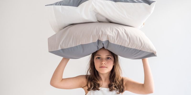 Ohne Kissen schlafen - Worin bestehen die Vor- und Nachteile 